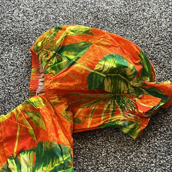 Vacation Crop Top - Picture 3 of 6